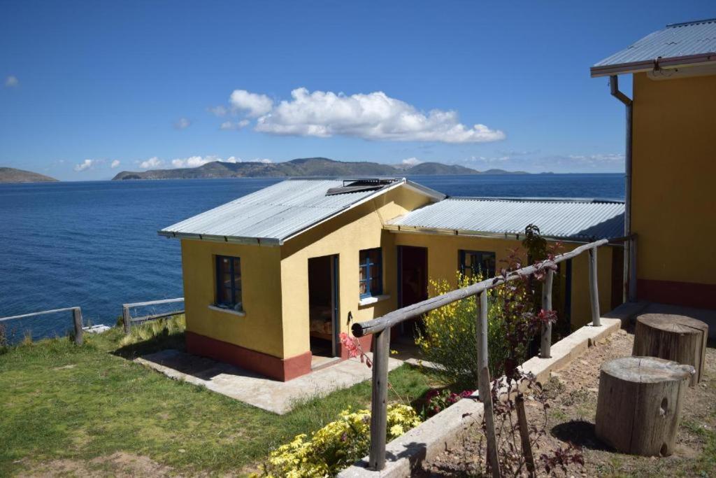 Hostal Luna Del Titikaka En Isla De La Luna Bolivia Hotel Bagian luar foto